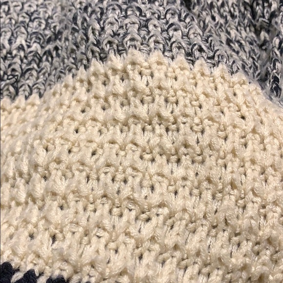 Roots Knit Infinity Scarf - Picture 4 of 5